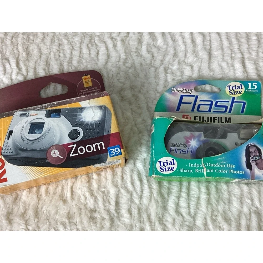 Kodak & Fuji Disposable Cameras Flash 800 Speed Film 54 Exposures Exp. '05 & '09